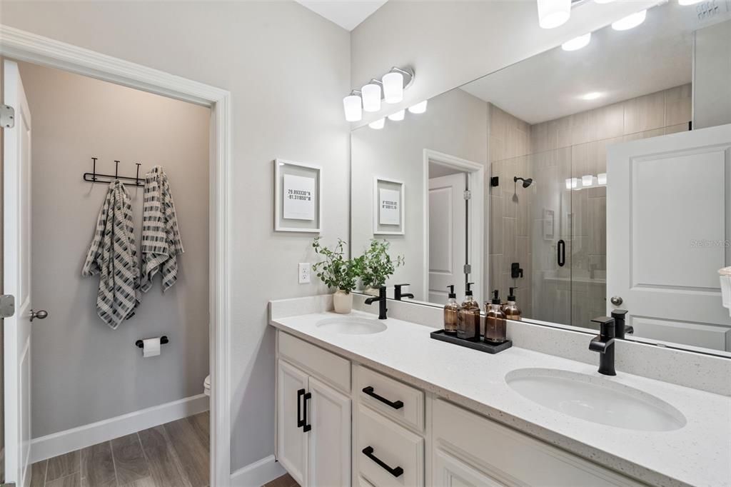 Под контрактом: $499,000 (4 спален, 3 ванн, 2359 Квадратных фут)