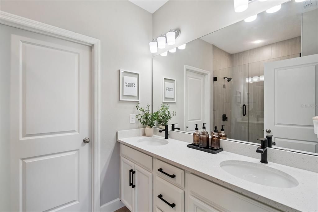 Под контрактом: $499,000 (4 спален, 3 ванн, 2359 Квадратных фут)