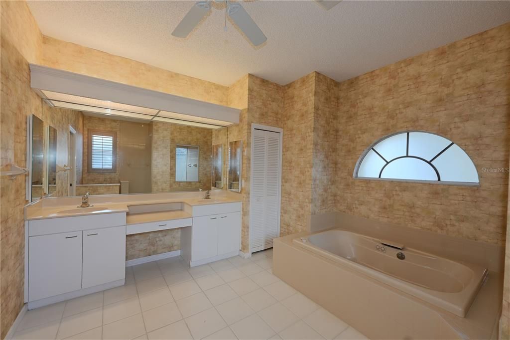 En Renta: $3,400 (3 camas, 2 baños, 2314 Pies cuadrados)