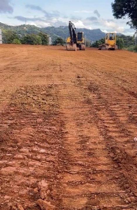 На продажу: $150,000 (1.67 acres)