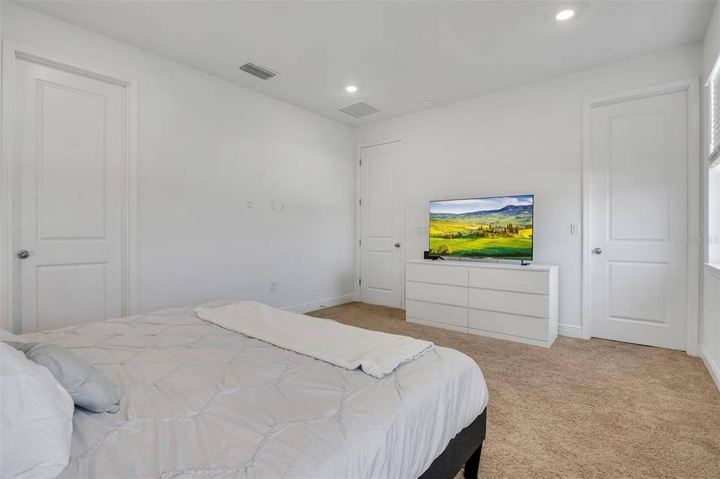 待售: $740,000 (5 贝兹, 3 浴室, 3167 平方英尺)