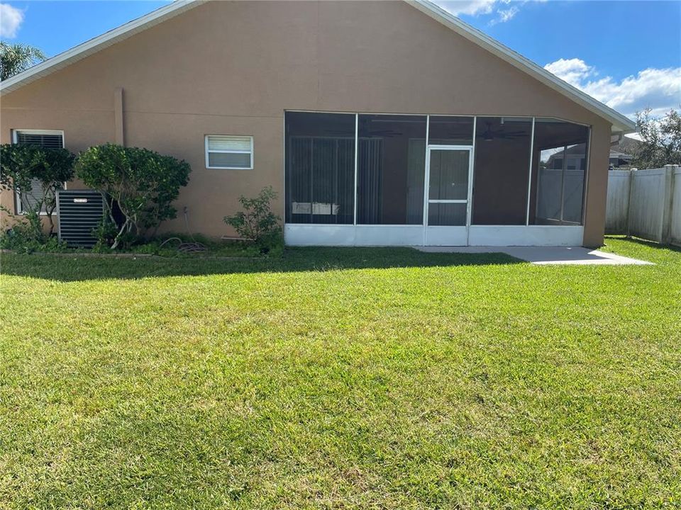 Activo con contrato: $418,900 (3 camas, 2 baños, 1640 Pies cuadrados)