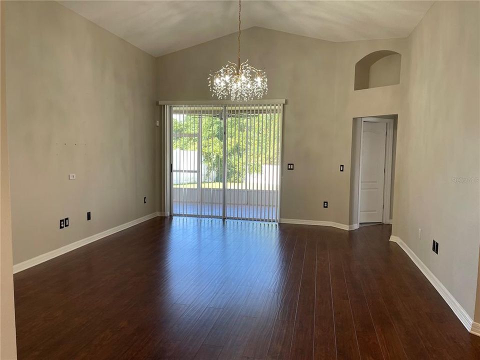 Activo con contrato: $418,900 (3 camas, 2 baños, 1640 Pies cuadrados)