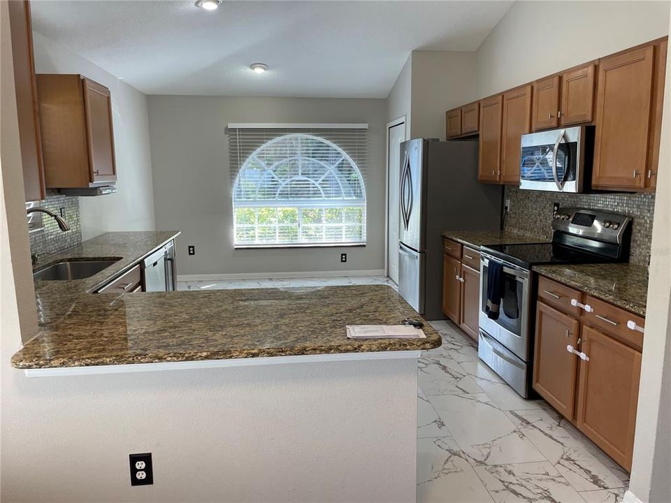 Activo con contrato: $418,900 (3 camas, 2 baños, 1640 Pies cuadrados)