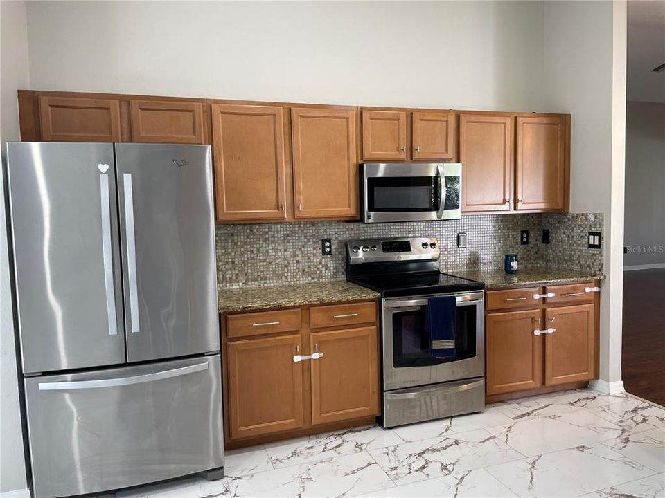 Activo con contrato: $418,900 (3 camas, 2 baños, 1640 Pies cuadrados)