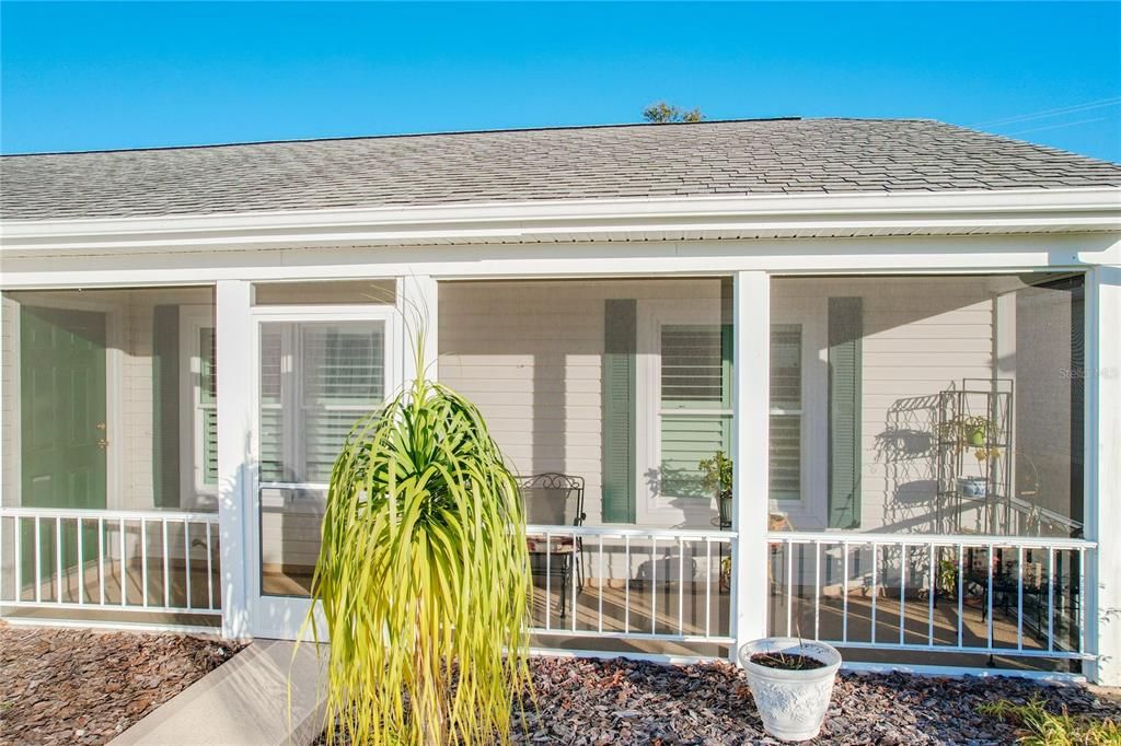 Active With Contract: $225,000 (3 beds, 2 baths, 1005 Square Feet)