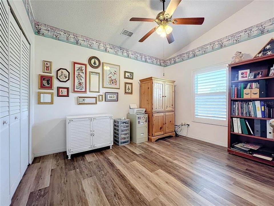 Active With Contract: $225,000 (3 beds, 2 baths, 1005 Square Feet)