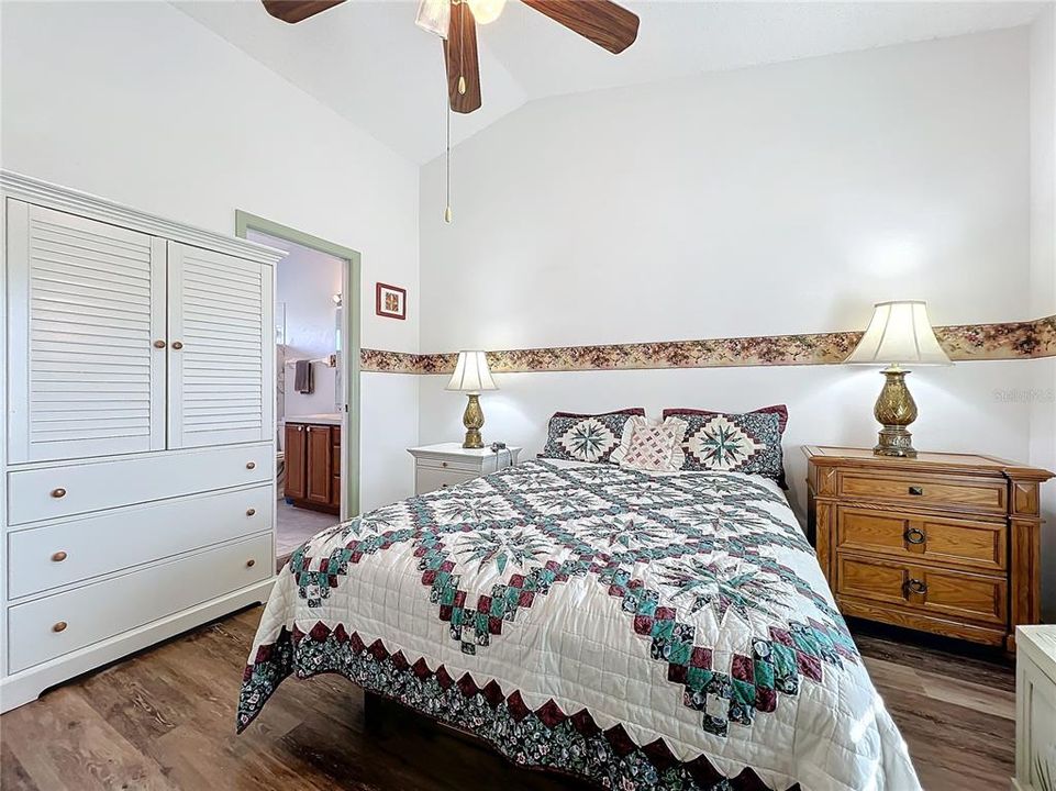 Active With Contract: $225,000 (3 beds, 2 baths, 1005 Square Feet)