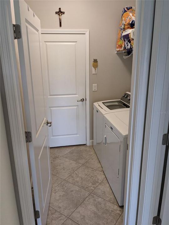 Active With Contract: $3,200 (4 beds, 3 baths, 2638 Square Feet)