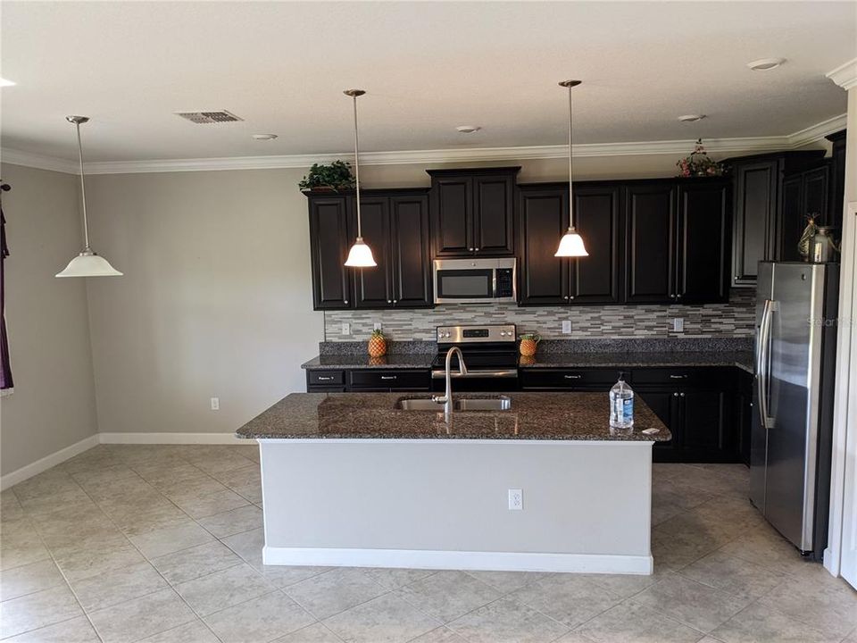 Active With Contract: $3,200 (4 beds, 3 baths, 2638 Square Feet)