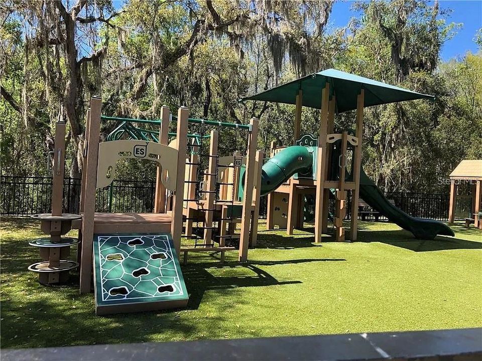 待售: $238,500 (3 贝兹, 2 浴室, 1269 平方英尺)