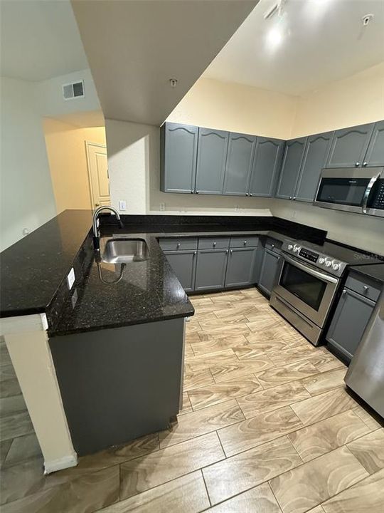 待售: $238,500 (3 贝兹, 2 浴室, 1269 平方英尺)