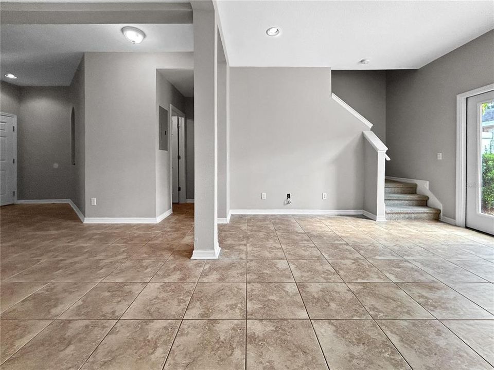 待售: $330,000 (2 贝兹, 2 浴室, 1380 平方英尺)