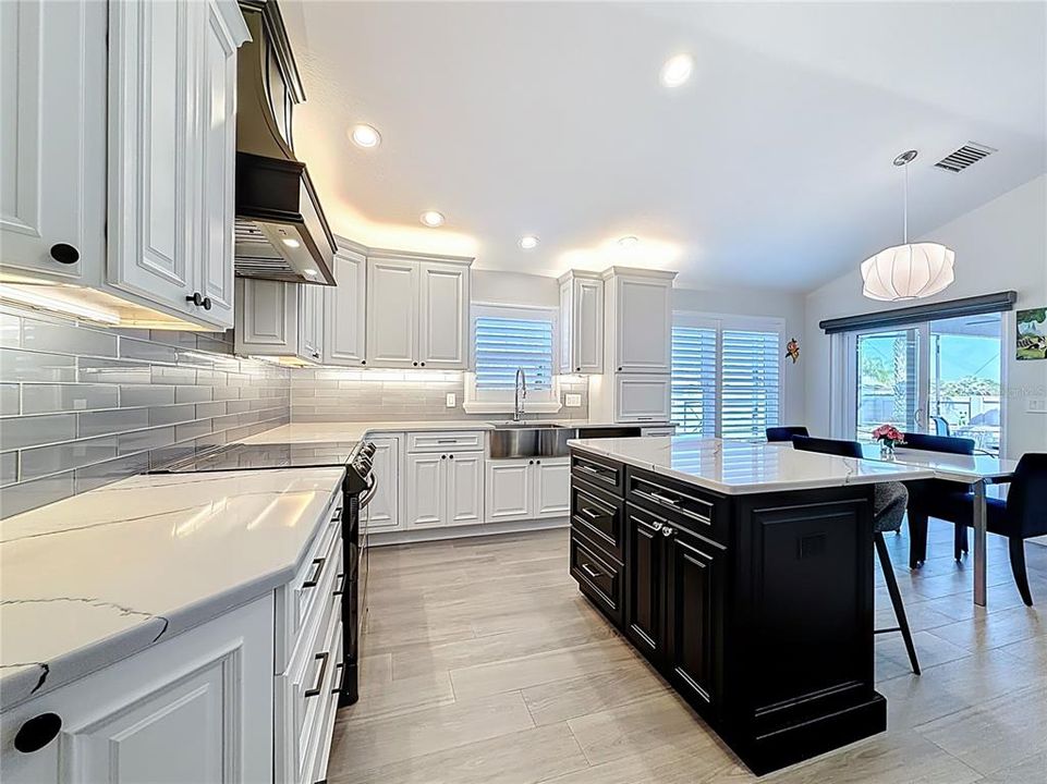 Active With Contract: $608,000 (3 beds, 2 baths, 1602 Square Feet)