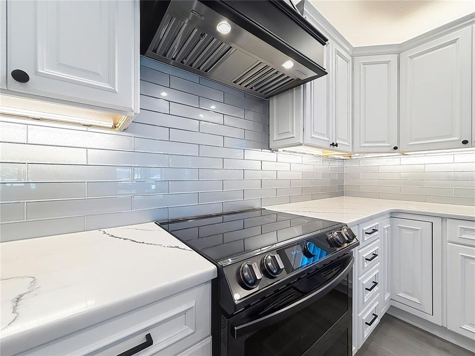 Active With Contract: $608,000 (3 beds, 2 baths, 1602 Square Feet)