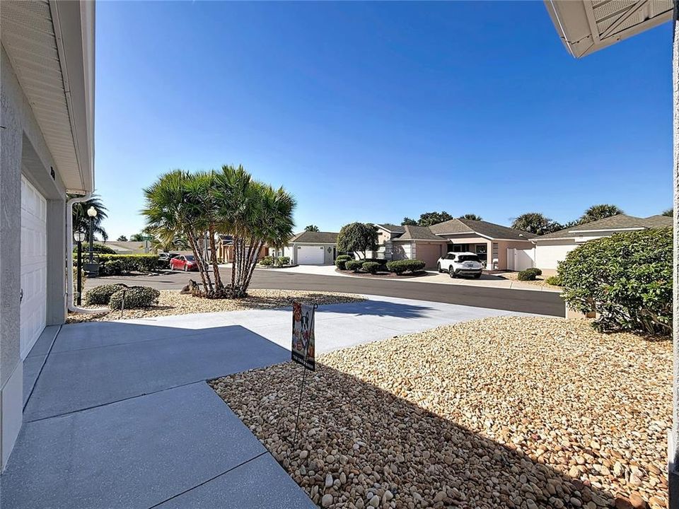 Active With Contract: $608,000 (3 beds, 2 baths, 1602 Square Feet)