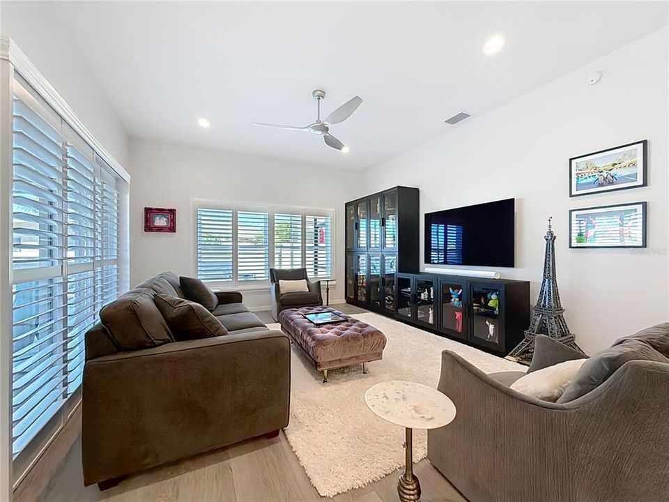 Active With Contract: $608,000 (3 beds, 2 baths, 1602 Square Feet)