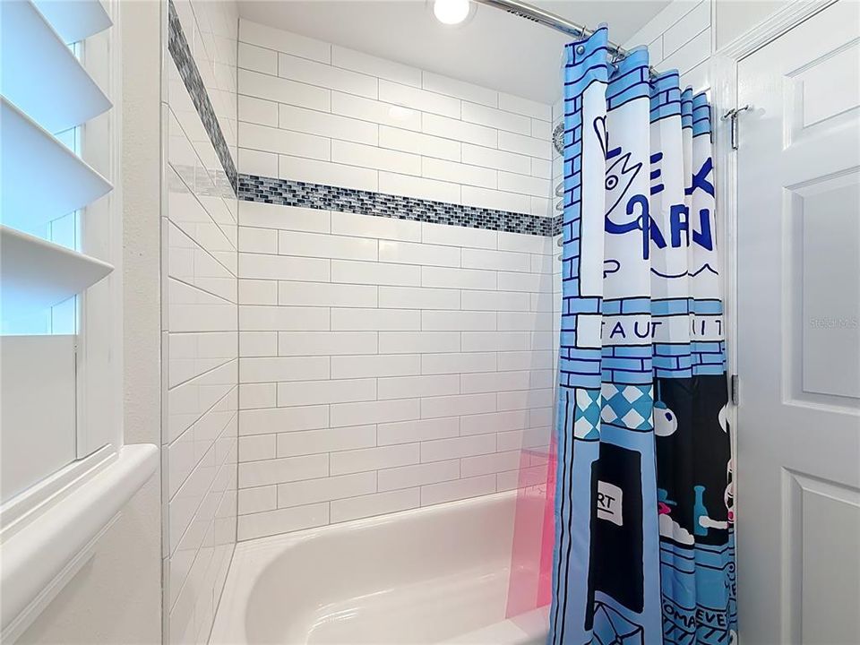 Active With Contract: $608,000 (3 beds, 2 baths, 1602 Square Feet)