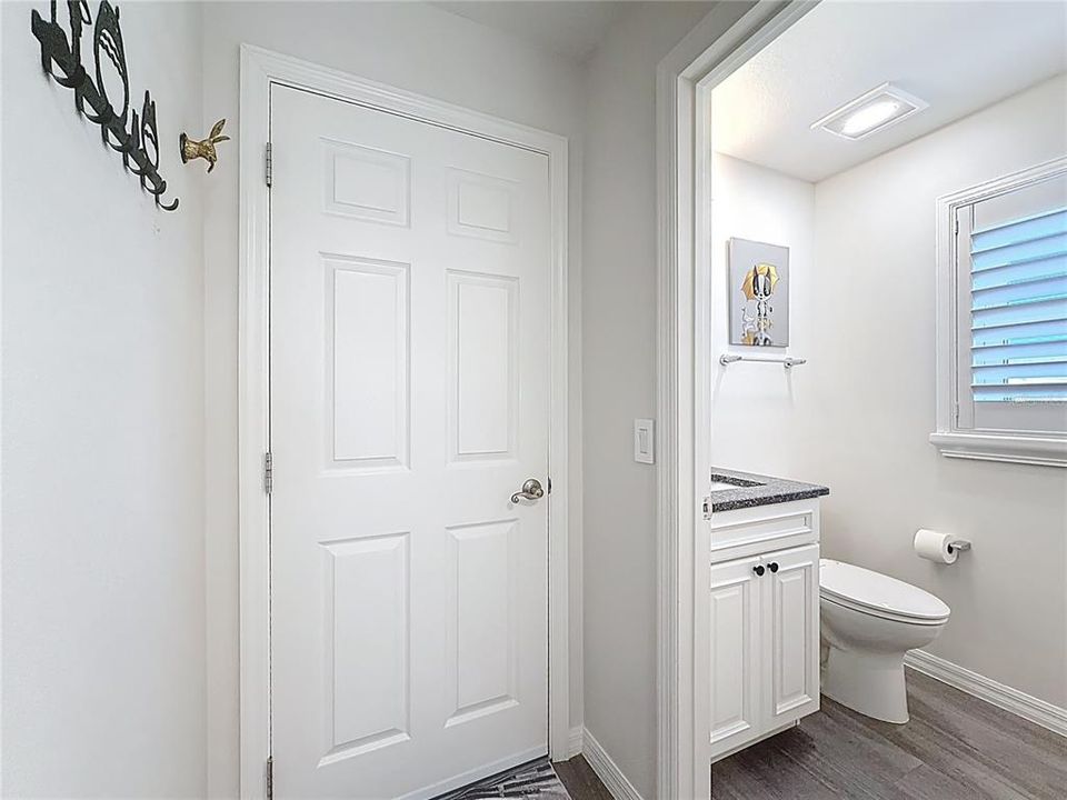 Active With Contract: $608,000 (3 beds, 2 baths, 1602 Square Feet)