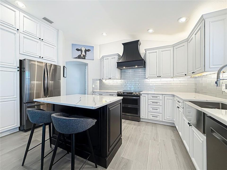 Active With Contract: $608,000 (3 beds, 2 baths, 1602 Square Feet)