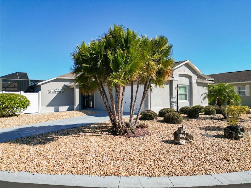 Active With Contract: $608,000 (3 beds, 2 baths, 1602 Square Feet)