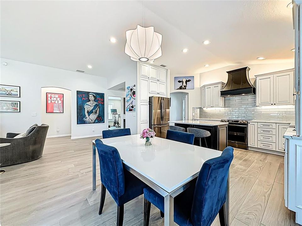 Active With Contract: $608,000 (3 beds, 2 baths, 1602 Square Feet)