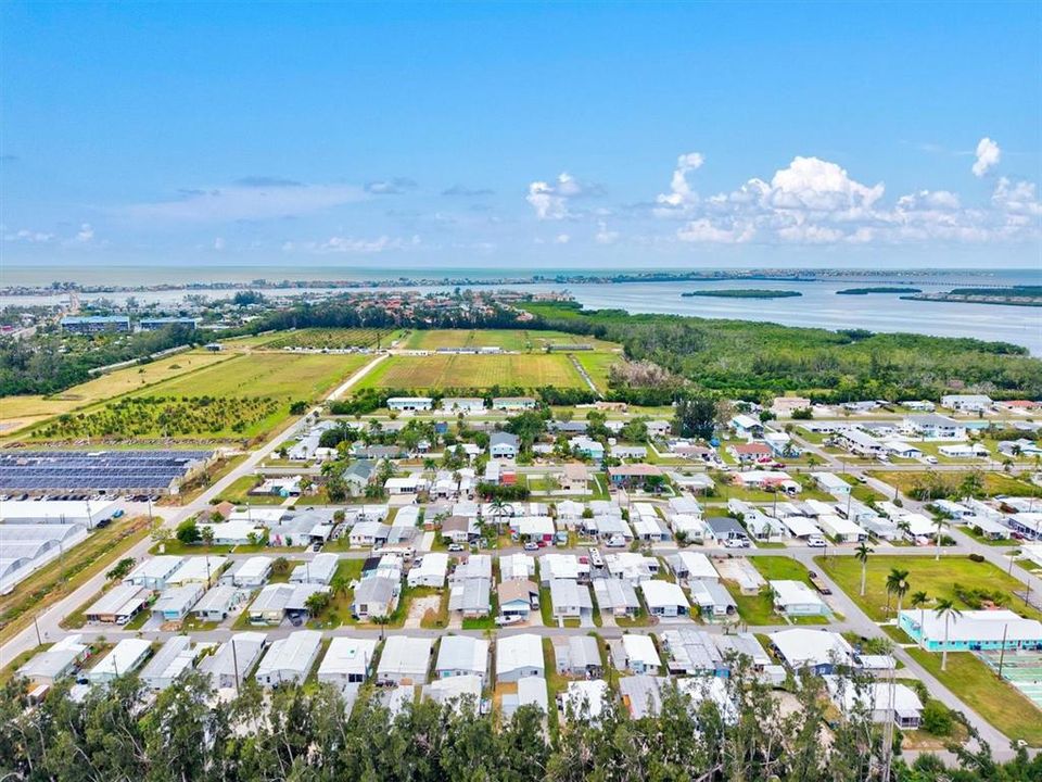 На продажу: $195,000 (2 спален, 2 ванн, 800 Квадратных фут)