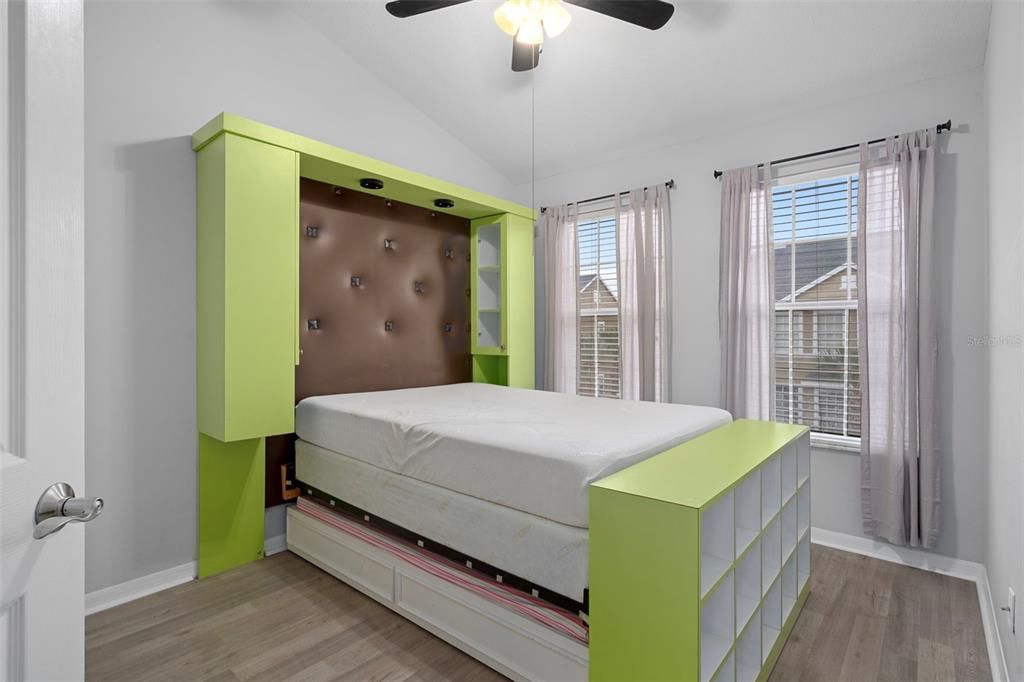 For Sale: $454,900 (4 beds, 2 baths, 1998 Square Feet)