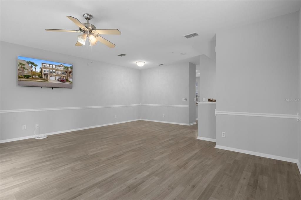 For Sale: $454,900 (4 beds, 2 baths, 1998 Square Feet)