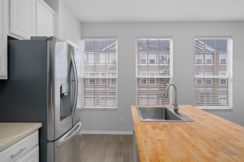 For Sale: $454,900 (4 beds, 2 baths, 1998 Square Feet)