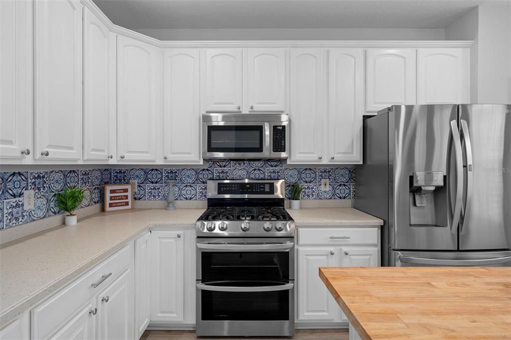 For Sale: $454,900 (4 beds, 2 baths, 1998 Square Feet)