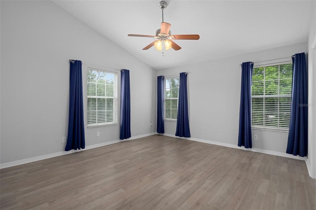 For Sale: $454,900 (4 beds, 2 baths, 1998 Square Feet)