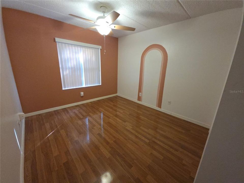 For Sale: $148,000 (2 beds, 2 baths, 864 Square Feet)