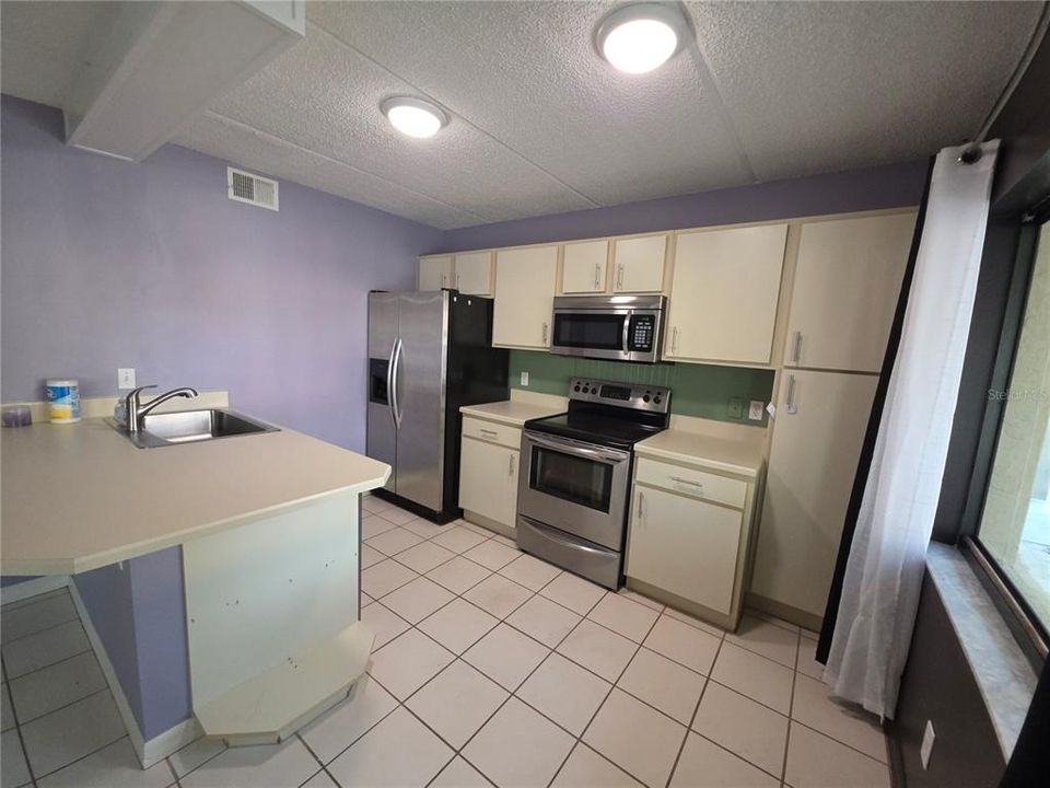 For Sale: $148,000 (2 beds, 2 baths, 864 Square Feet)