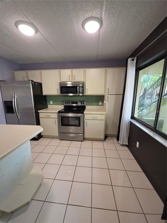 For Sale: $148,000 (2 beds, 2 baths, 864 Square Feet)