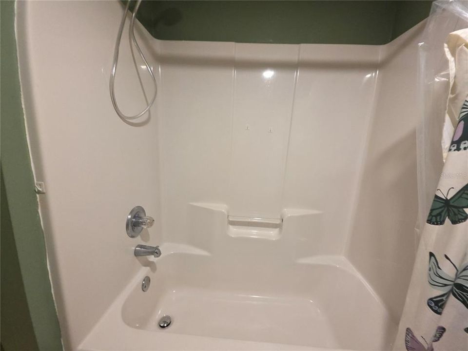 For Sale: $148,000 (2 beds, 2 baths, 864 Square Feet)