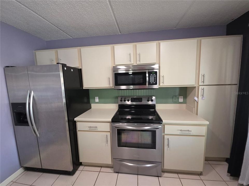 For Sale: $148,000 (2 beds, 2 baths, 864 Square Feet)