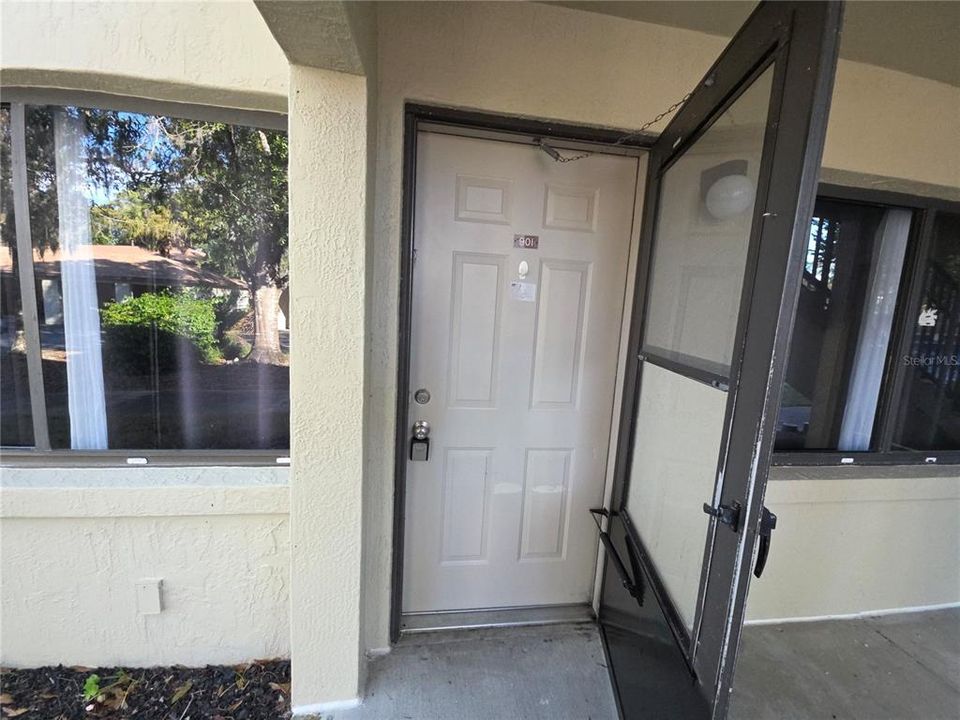 For Sale: $148,000 (2 beds, 2 baths, 864 Square Feet)