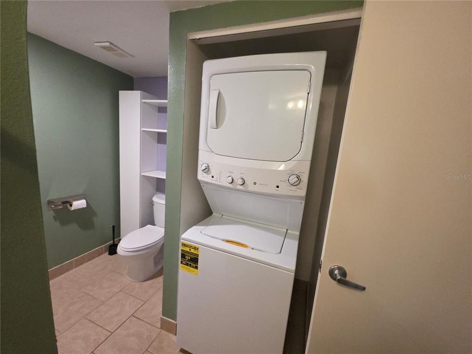 For Sale: $148,000 (2 beds, 2 baths, 864 Square Feet)