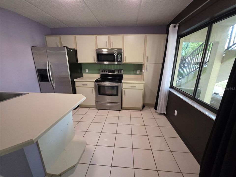 For Sale: $148,000 (2 beds, 2 baths, 864 Square Feet)