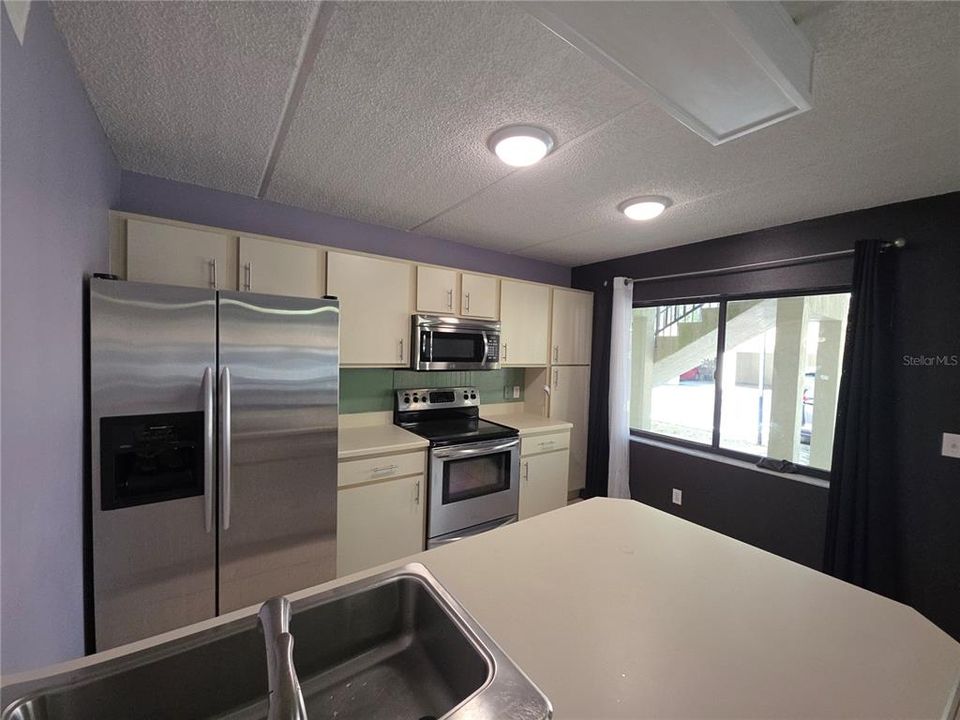 For Sale: $148,000 (2 beds, 2 baths, 864 Square Feet)