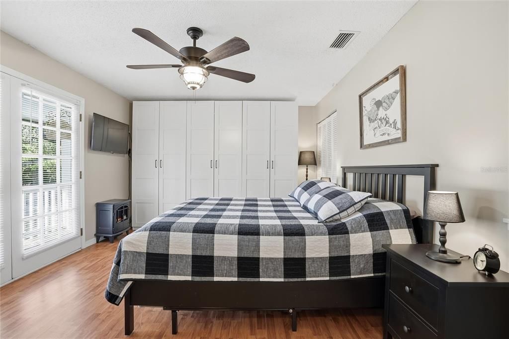 For Sale: $649,800 (2 beds, 2 baths, 1476 Square Feet)