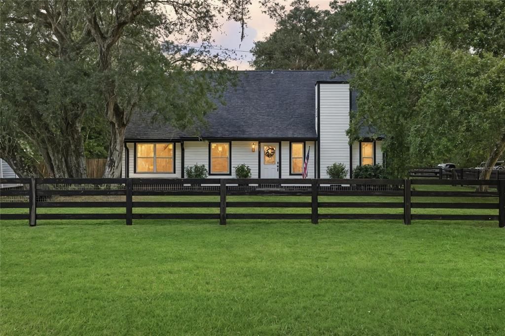 For Sale: $649,800 (2 beds, 2 baths, 1476 Square Feet)