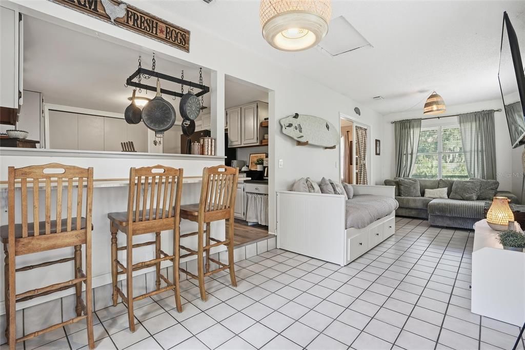 For Sale: $649,800 (2 beds, 2 baths, 1476 Square Feet)