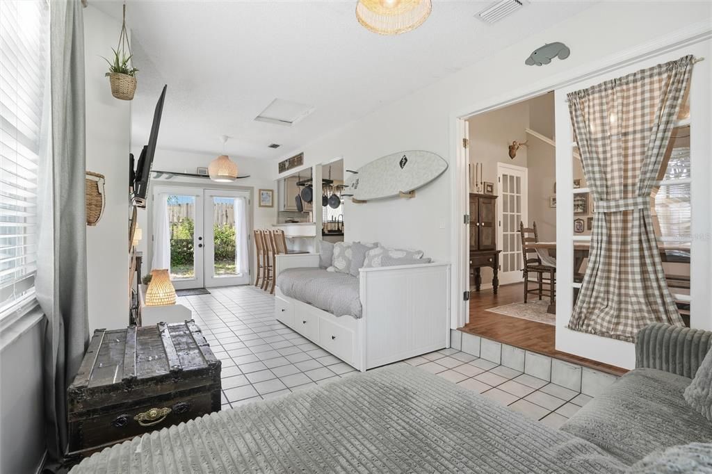 For Sale: $649,800 (2 beds, 2 baths, 1476 Square Feet)