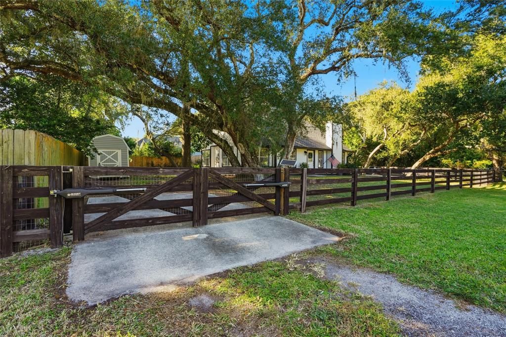 For Sale: $649,800 (2 beds, 2 baths, 1476 Square Feet)