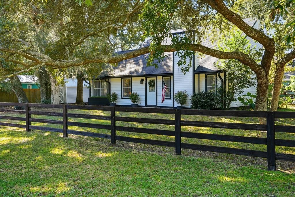 For Sale: $649,800 (2 beds, 2 baths, 1476 Square Feet)