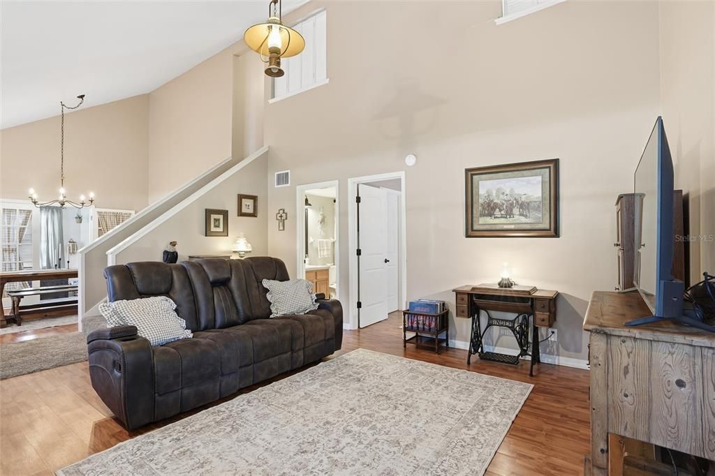 For Sale: $649,800 (2 beds, 2 baths, 1476 Square Feet)