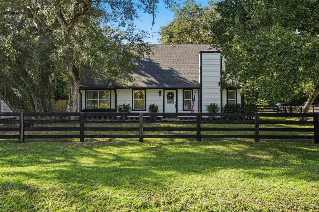 For Sale: $649,800 (2 beds, 2 baths, 1476 Square Feet)