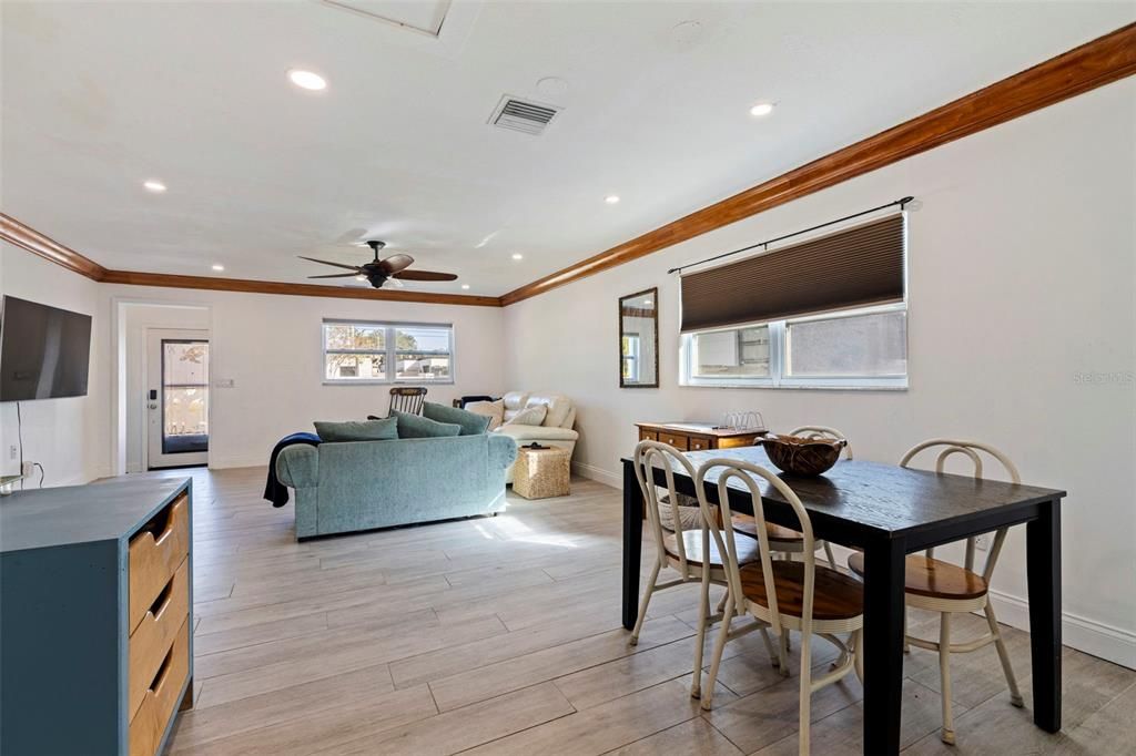 En Venta: $425,000 (3 camas, 1 baños, 1198 Pies cuadrados)